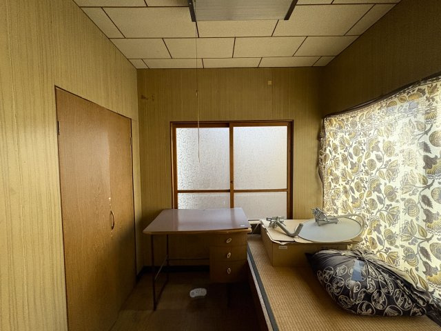 笠岡市笠岡売家2の洋室
