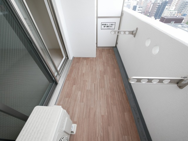 アドバンス大阪ルーチェのバルコニー