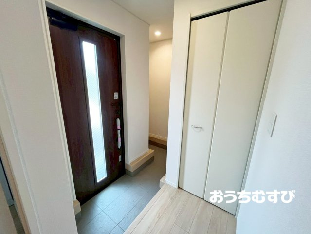 守山区中志段味（全13棟）の玄関