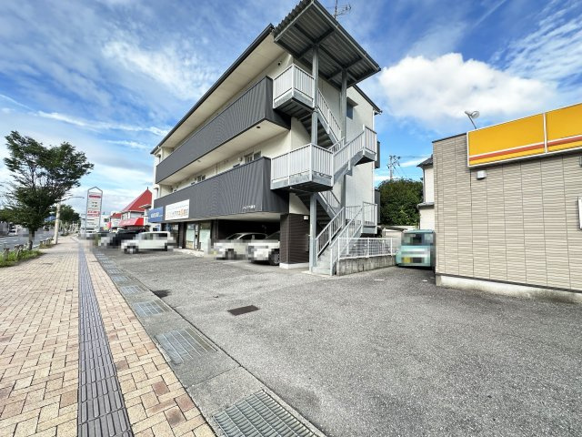 ハイツ六泉寺の外観