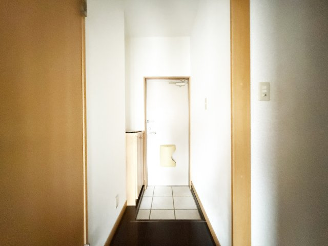 ハイツ六泉寺の玄関