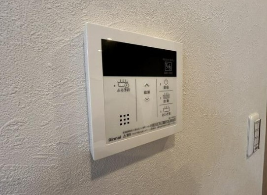 【中古マンション】フォルテコート若葉の発電・温水設備|給湯器操作パネル