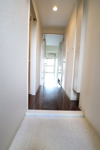 大阪市都島区都島南通２丁目の賃貸マンションの玄関