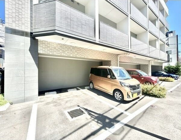 エスリード大須デュオの駐車場