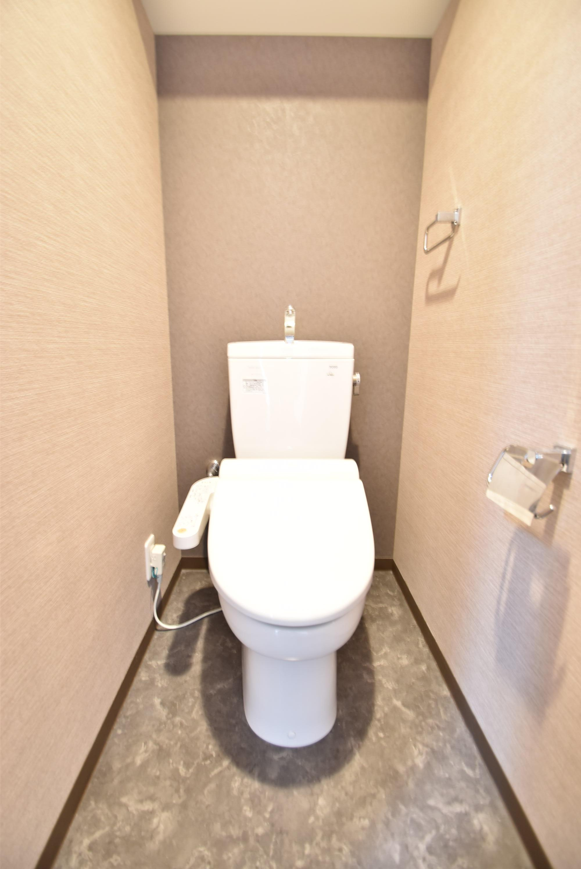 大阪市都島区都島南通２丁目の賃貸マンションのトイレ