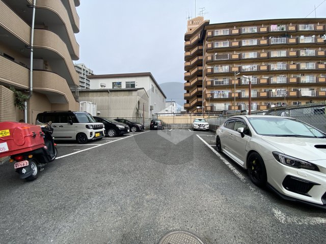 パークサイドシャトーの駐車場