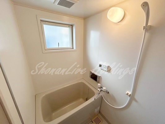 横浜市泉区下飯田町のアパートの浴室