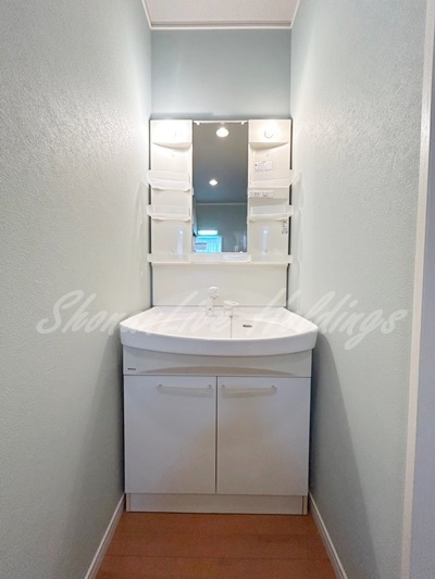 横浜市泉区下飯田町のアパートの洗面所