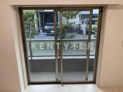 【バルコニー】 | パティーナ大森Ｔｒｉａ | 暖かな日差しのふりそそぐバルコニー