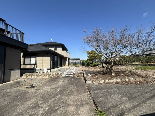 久留米市田主丸町森部の一戸建ての駐車場