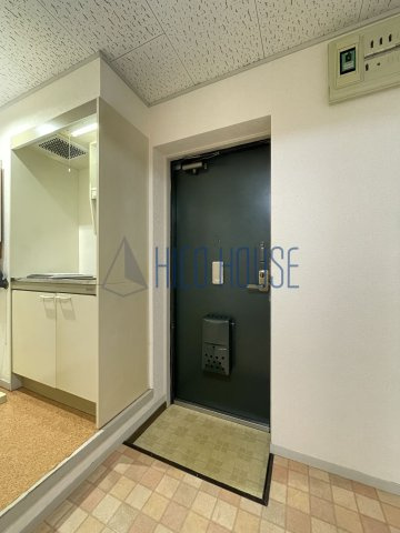 林マンションの玄関