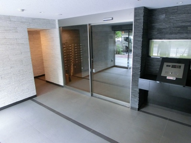 スカイコート上野稲荷町のロビー