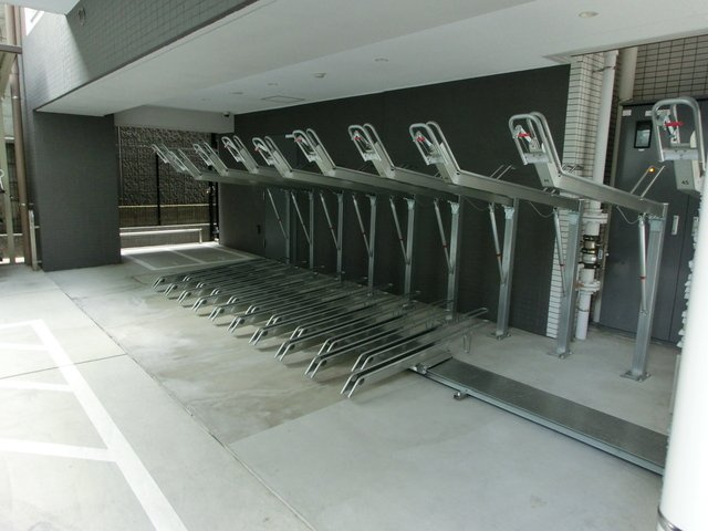 スカイコート上野稲荷町のその他共用部分|駐輪場
