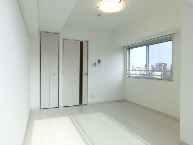 スカイコート上野稲荷町の居間・リビング