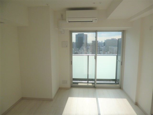 スカイコート上野稲荷町の寝室