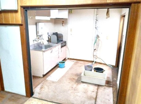 城東商店街店舗付き住宅の内装