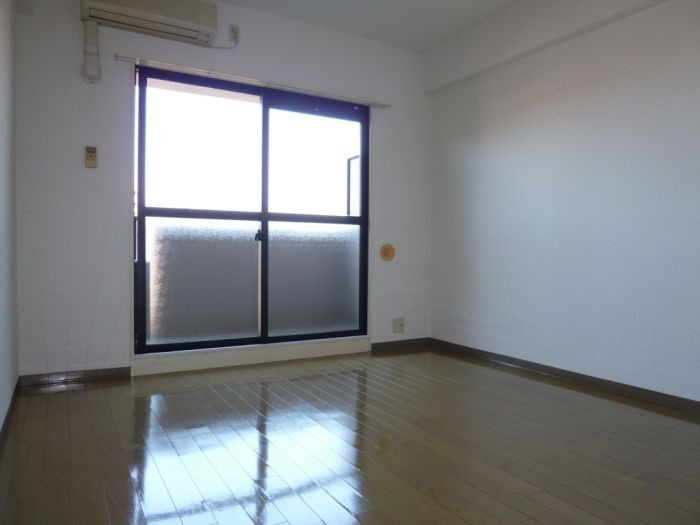 ヴィレ・コート石城の居間・リビング