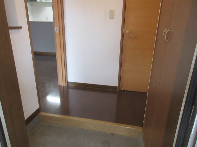 サペリの玄関