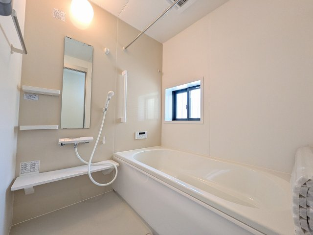 八王子市　弐分方町　新築一戸建て　１０期の浴室|～のびのびくつろげるバスルーム　１日の締めくくりに癒やしのバスタイムを～