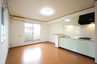 【居間・リビング】 | コンコルド | ※同タイプの写真になります。（中部屋は小窓無し）