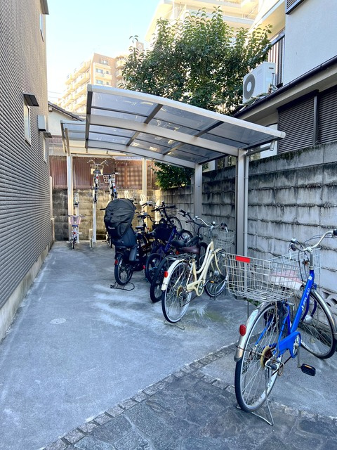 いずみテラスのその他共用部分|★屋根付き駐輪場★