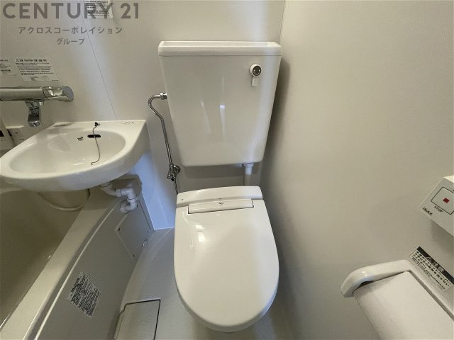 浴室内にトイレがあります♪