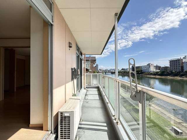 ヴュー鏡川のバルコニー