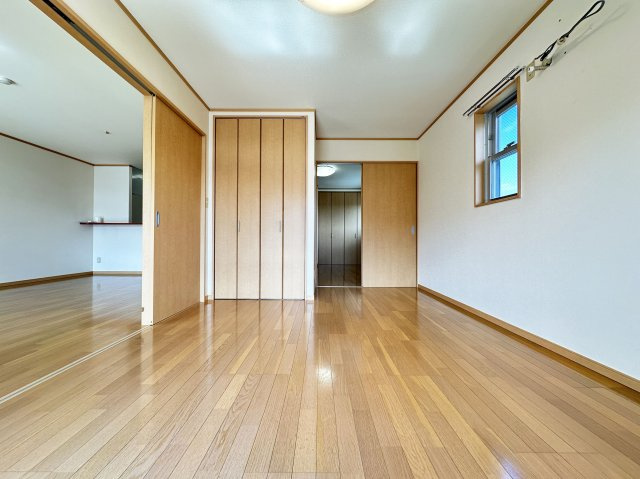 ヴュー鏡川の洋室