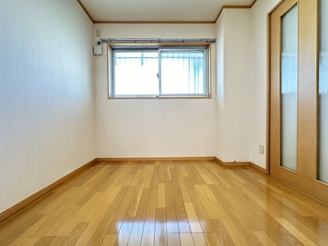 ヴュー鏡川の洋室