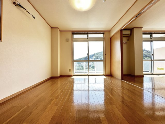 ヴュー鏡川の居間・リビング