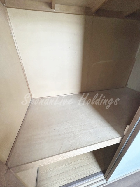 藤沢市鵠沼松が岡２丁目のアパートの収納