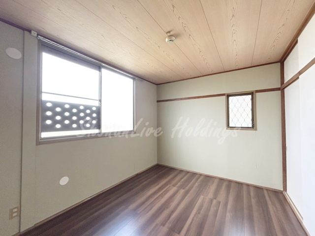 藤沢市鵠沼松が岡２丁目のアパートの寝室