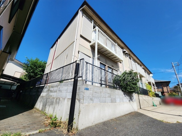 藤沢市鵠沼松が岡２丁目のアパートの外観