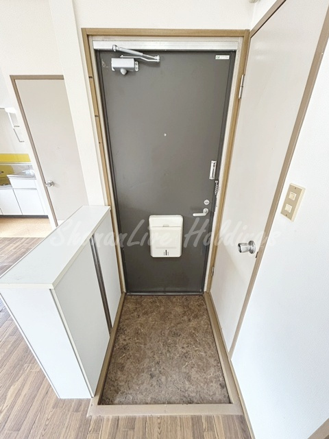 藤沢市鵠沼松が岡２丁目のアパートの玄関