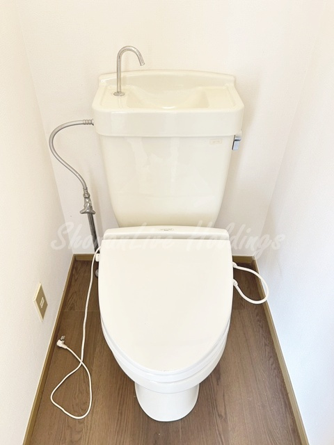 藤沢市鵠沼松が岡２丁目のアパートのトイレ