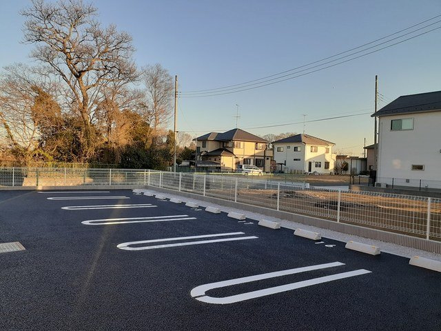 ラッキー　スターの駐車場