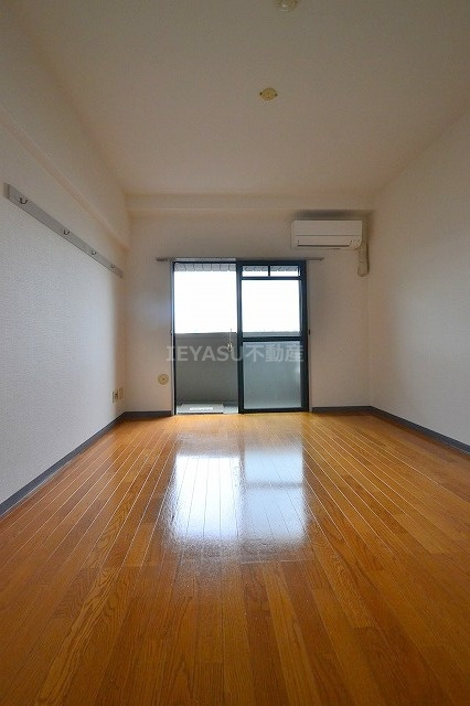 ユーアイビル西観音の内装|反転写真になります