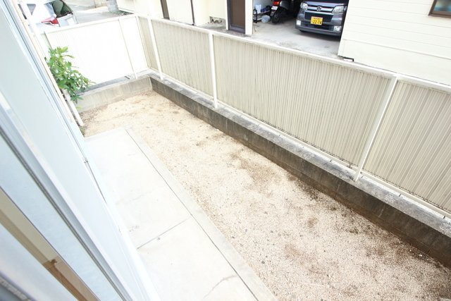 熊本市南区田迎５丁目のアパートのバルコニー