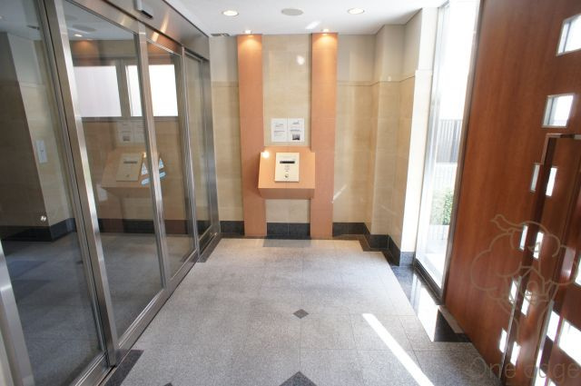ONE ROOF FLAT TENJINBASHIのロビー