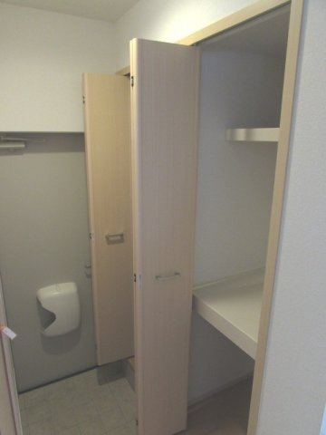 ＳＴＯＮＥＳ錦町の内装|きれいな内装です