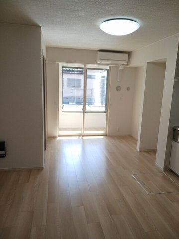 ニューサンライフの居間・リビング|こちらのリビングで趣味の時間をお楽しみください