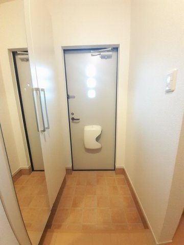 グラン・シャリオⅠの玄関|シンプルで使いやすい玄関です