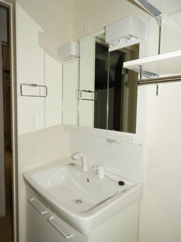 コンテⅢ　祇園の洗面所|スペースが確保できる洗面所です