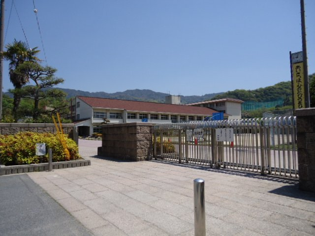 ブリリアントの周辺|海田町立海田中学校まで1,324ｍ