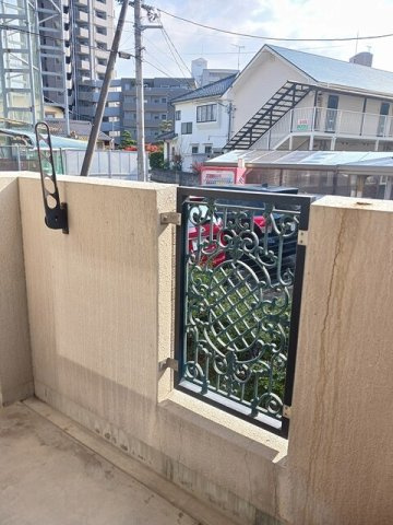 サンリットのバルコニー|暖かな日差しのふりそそぐバルコニー