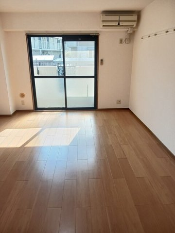 サンリットの居間・リビング|ゆったりとした居間です