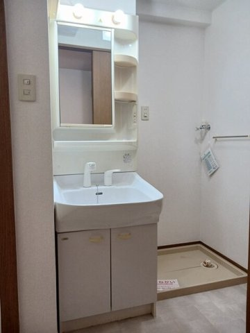 サンリットの洗面所|脱衣スペースもあります