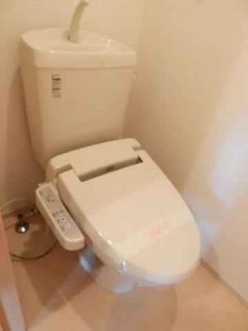 ウエストヒルズⅡのトイレ|ゆったりとした空間のトイレです