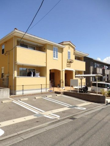 ウエストヒルズⅡの駐車場|車をお持ちの方に嬉しい駐車場付きの物件です