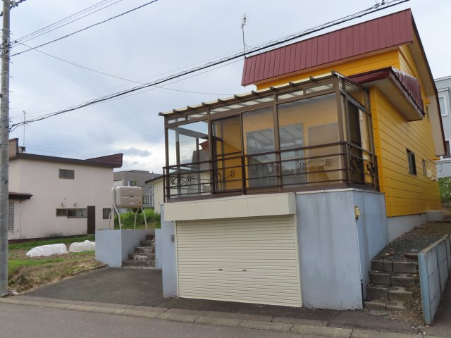 北見市柏陽町５５７番地１２９　地下１階付２階建 中古売家の外観
